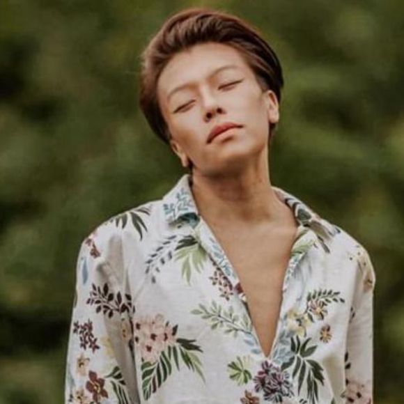 Meet your Posher, Johnny - Picture 1 of 1